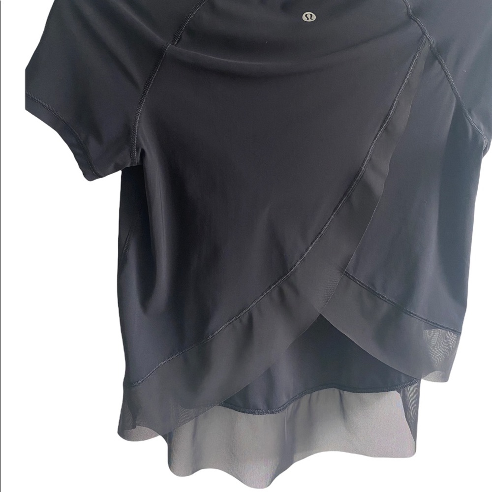 LULULEMON: Cross back black mesh t shirt